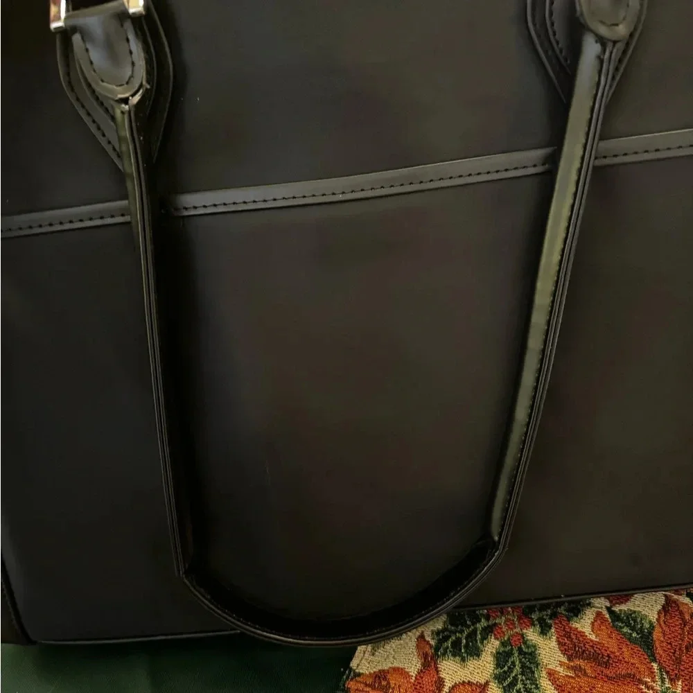 Mobile Edge Onxy Geneva Special Edition Laptop